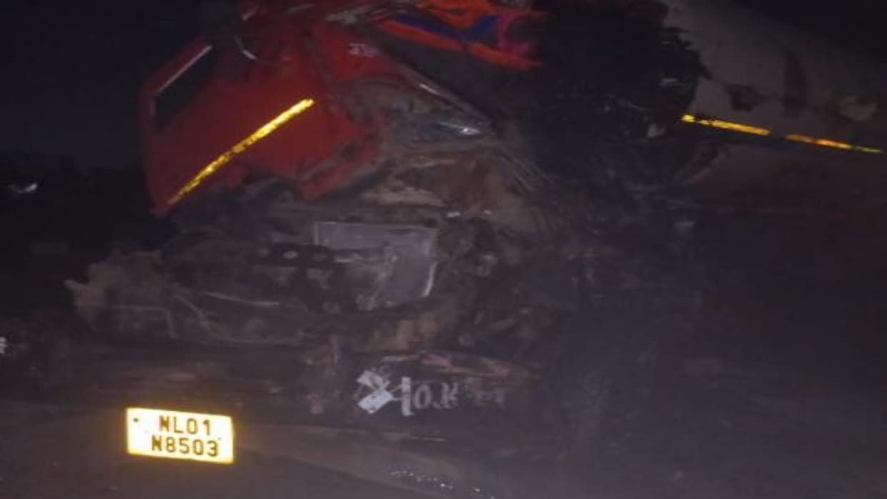 Jaipur News: Gas Tanker Crashes into Truck After Tyre Burst on Ring Road, Leak Rumor Sparks Panic
