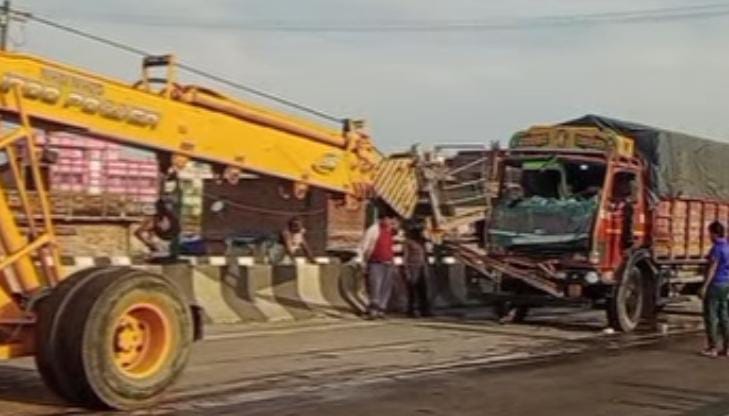 Bihar Accident: Tragic road accident on NH-20, two truck drivers died on the spot