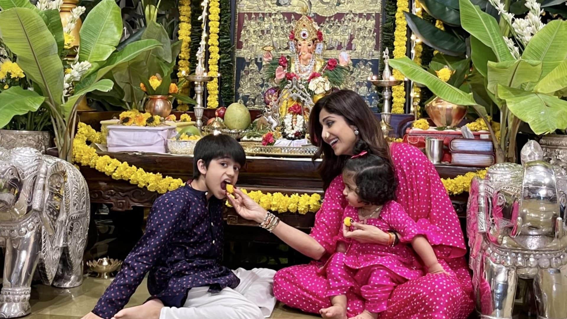 Ganesh Chaturthi 2025Bollywood Celebs Who Celebrate Ganpati Puja Salman Khan Ananya Pandey Sara Ali Khan