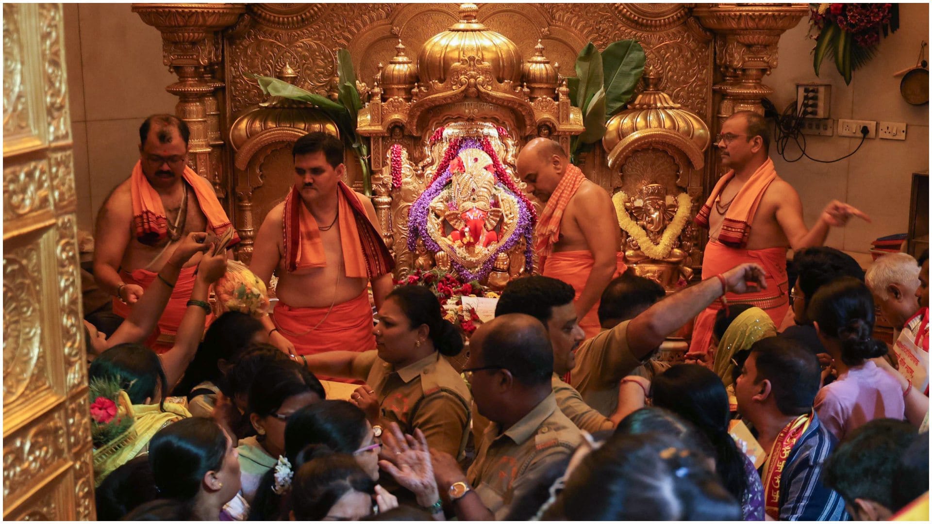 'Ganpati Bappa Morya' resonates everywhere in india, PM Modi wishes people for Ganesh Chaturthi; See Photos