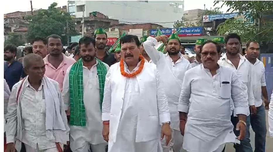 Bihar News: 'Tejaswi Sandesh Rath' started in Jehanabad, MP Surendra Yadav flagged off