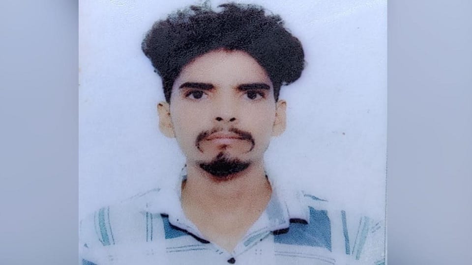 Baghpat: Dead body of a youth found in jowar field, father said - my child was killed, arrest the killers.