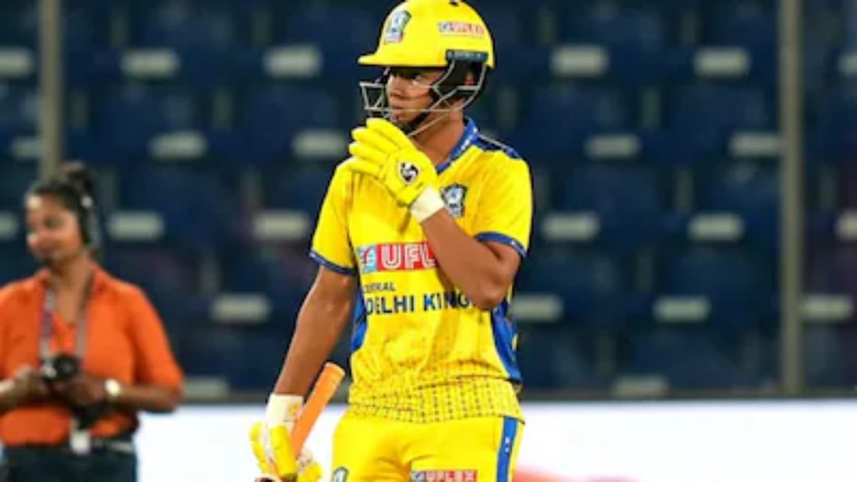 Aaryavir Sehwag channels fathers Virender Sehwag flair with boundary blitz in T20 league know details