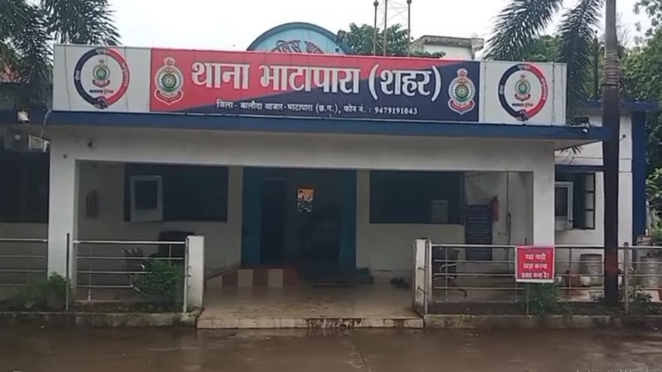 Fake goods are being sold in the markets of Bhatapara, notices issued to many shopkeepers