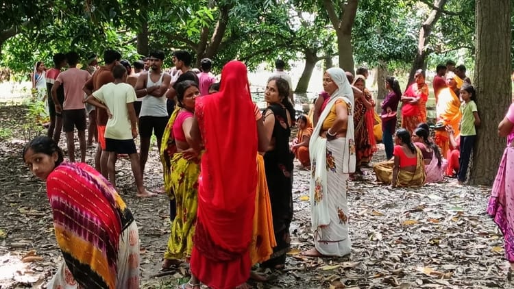 Bihar: नाबालिग किशोरी का पेड़ से लटका मिला शव, सामूहिक दुष्कर्म के बाद हत्या की आशंका; सीसीटीवी खंगाल रही पुलिस