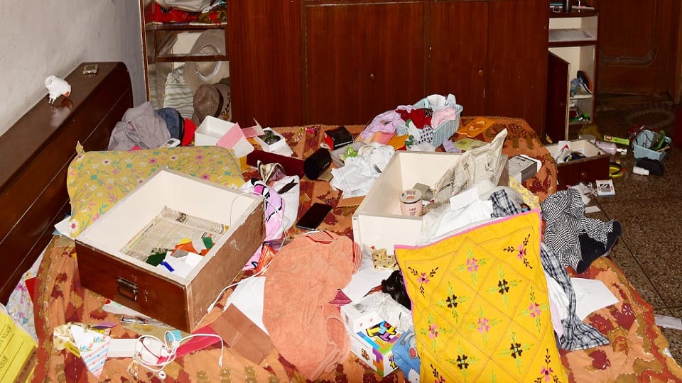 Theft in closed house of hardware businessman
