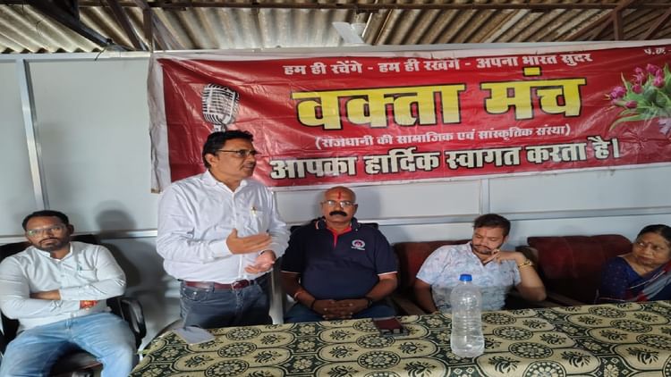 वक्ता मंच की अनुकरणीय पहल: लेखिका काव्या राजीव के जन्मदिन पर दिव्यांग आश्रम को दिया एक महीने का राशन