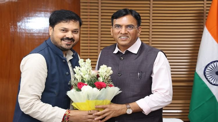 विधायक अनुज शर्मा का दिल्ली प्रवास: केंद्रीय मंत्री मनसुख से की मुलाकात, इन अहम मुद्दों पर की बातचीत
