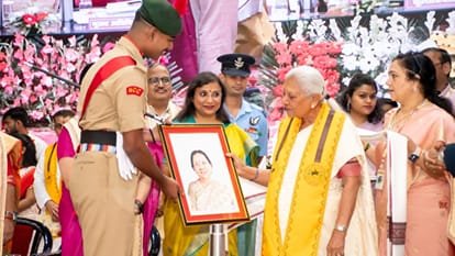 Jhansi: Governor said in the convocation ceremony- keep an eye on teachers through CCTV cameras