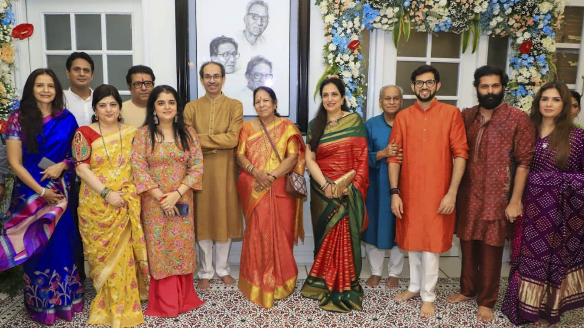 Ganesh Chaturthi 2025 CM Devendra Fadnavis Uddhav Thackeray reached Raj Thackeray's house