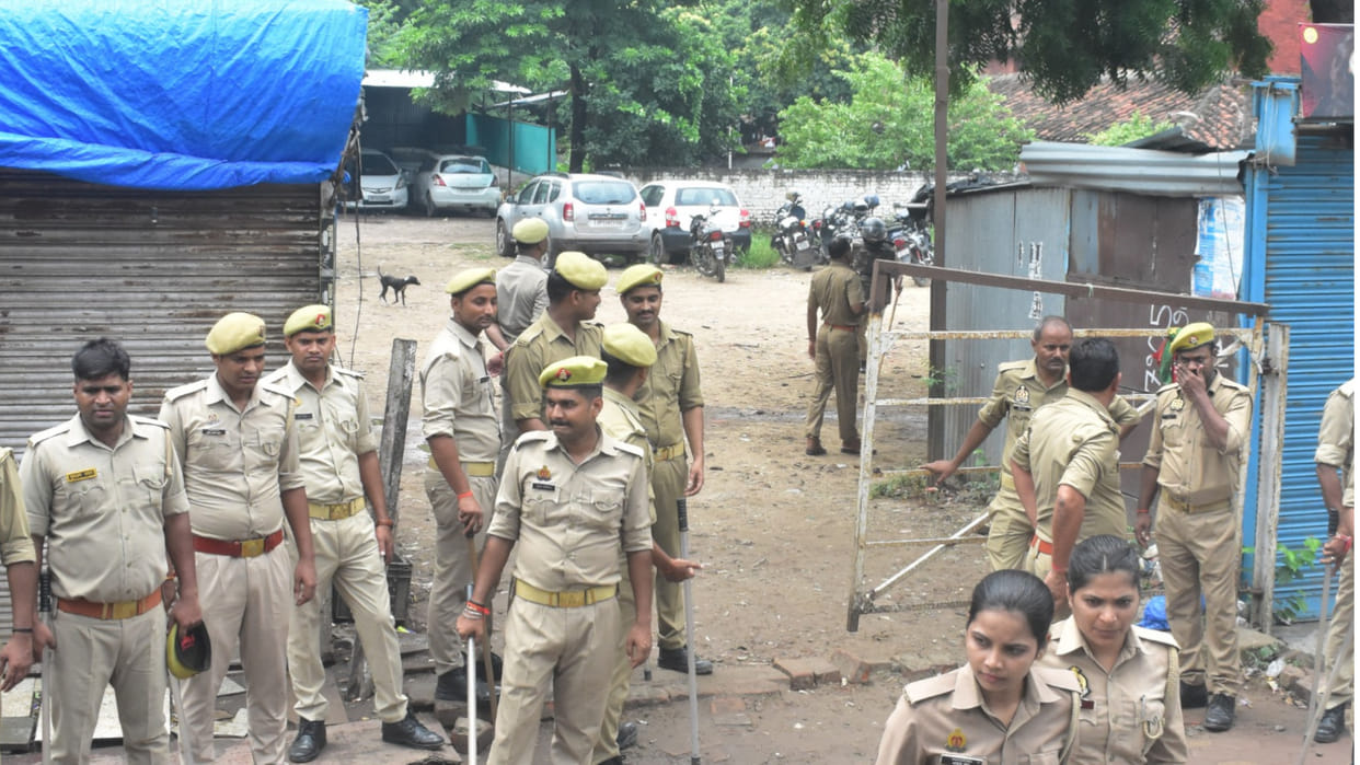 In Gorakhpur,  Both sons vacated the bungalow. daughter in civil court.Late former MLA Kedarnath Singh case