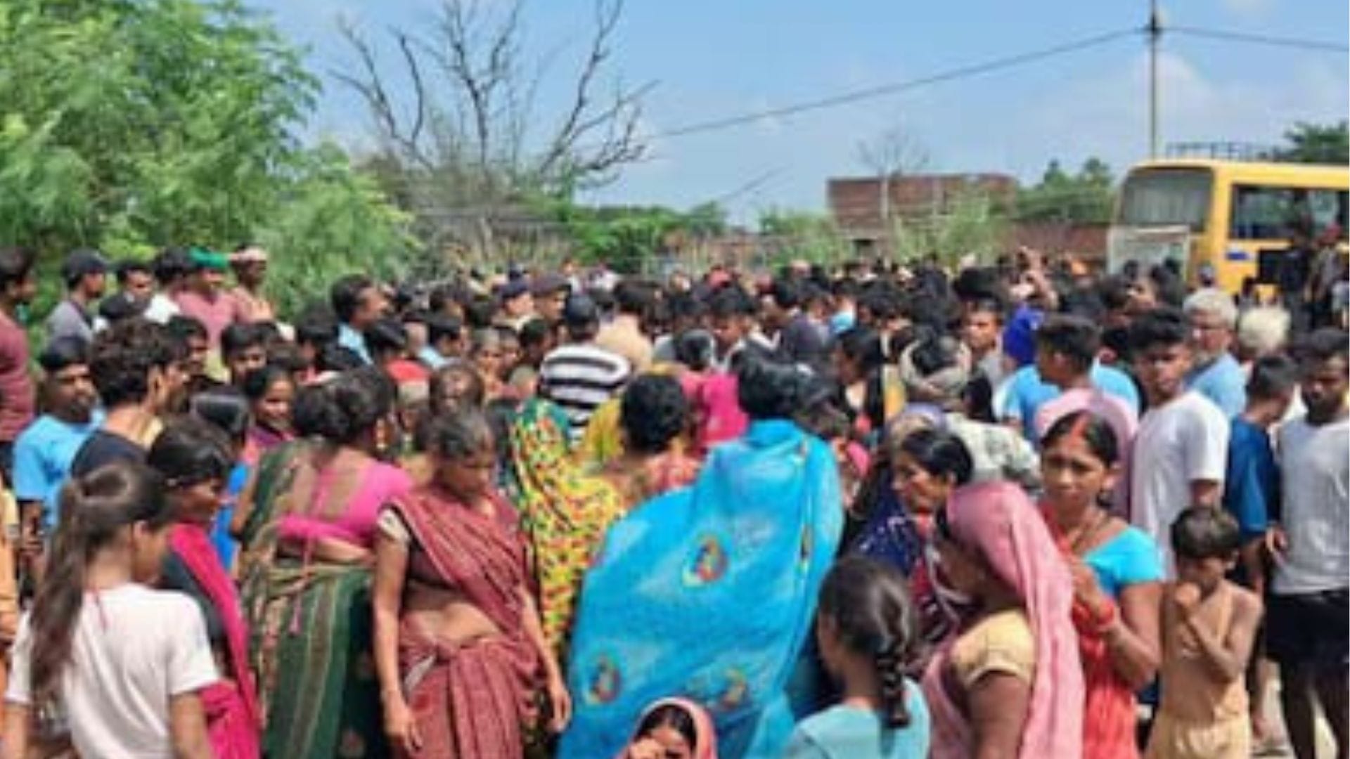 ग्रामीणों ने किया प्रदर्शन