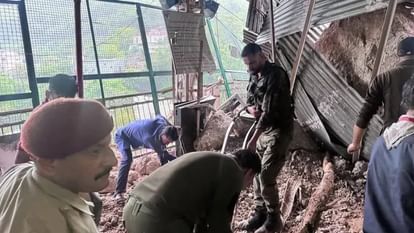 Weather havoc in Jammu and Kashmir, flood-like situation in Srinagar, Jhelum in spate