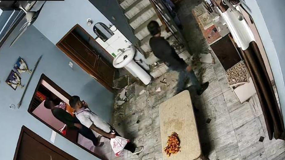 Kanpur: Rs 15 lakh stolen from the deserted house of a retired ordnance factory worker