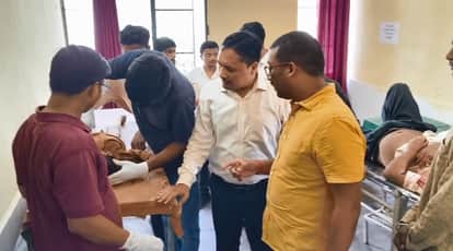 अस्पताल में भर्ती घायल