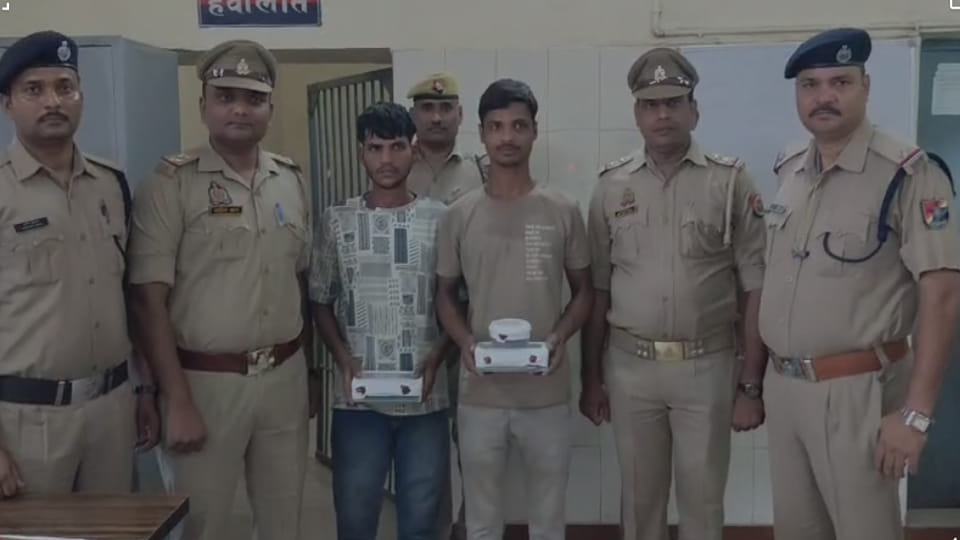 Kanpur: RPF and GRP nabbed two criminals who used to rob people in moving trains