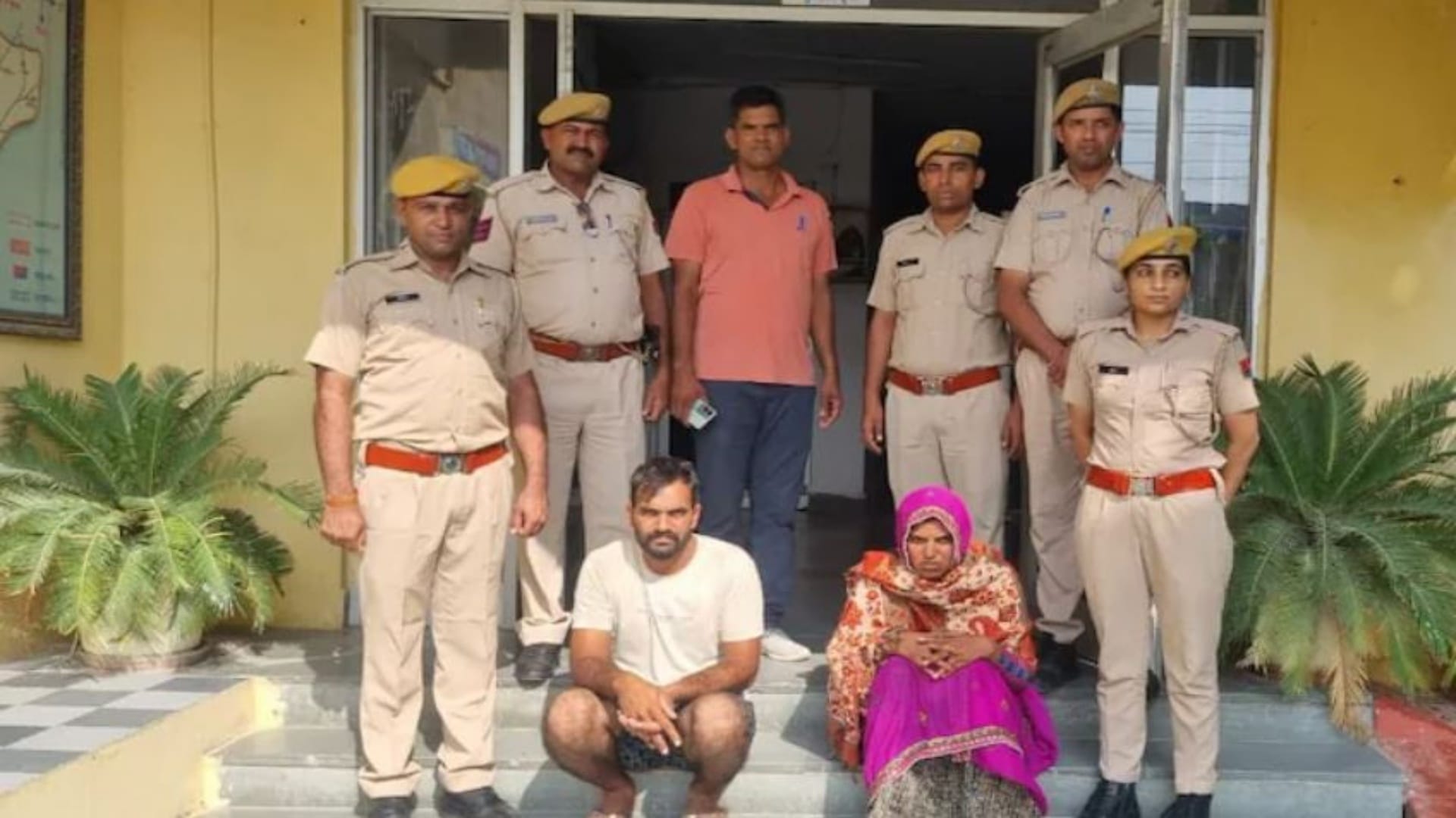पुलिस हिरासत में पत्नी और उसका प्रेमी