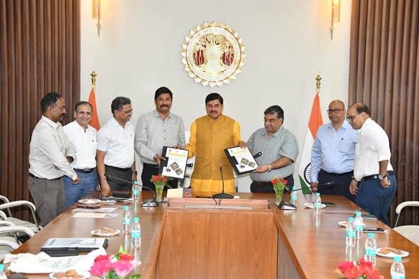 MP News: MoU signed for rehabilitation of wildlife, zoo-cum-safari center to be established in Ujjain