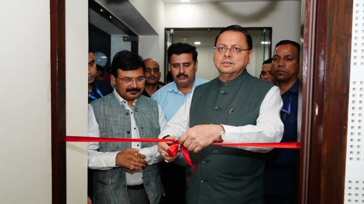 Uttarakhand: अमर उजाला देहरादून कार्यालय पहुंचे सीएम धामी, किया डिजिटल यूनिट के स्टूडियो का उद्घाटन