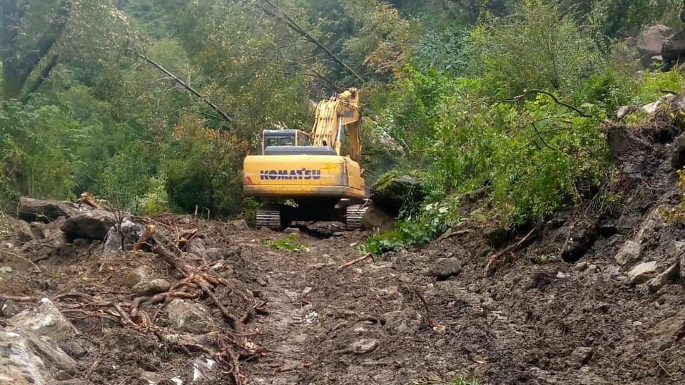 Landslide and subsidence zones formed at six new places on Yamunotri Highway Uttarkashi News