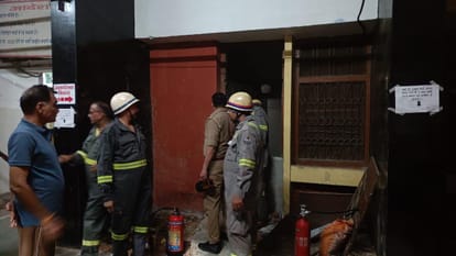Jhansi: Fire broke out in the gynecology ward of the medical college, causing panic