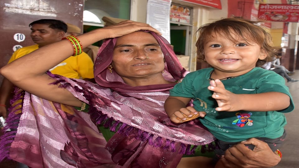 Child kidnapped from Aligarh railway station found in Chandausi