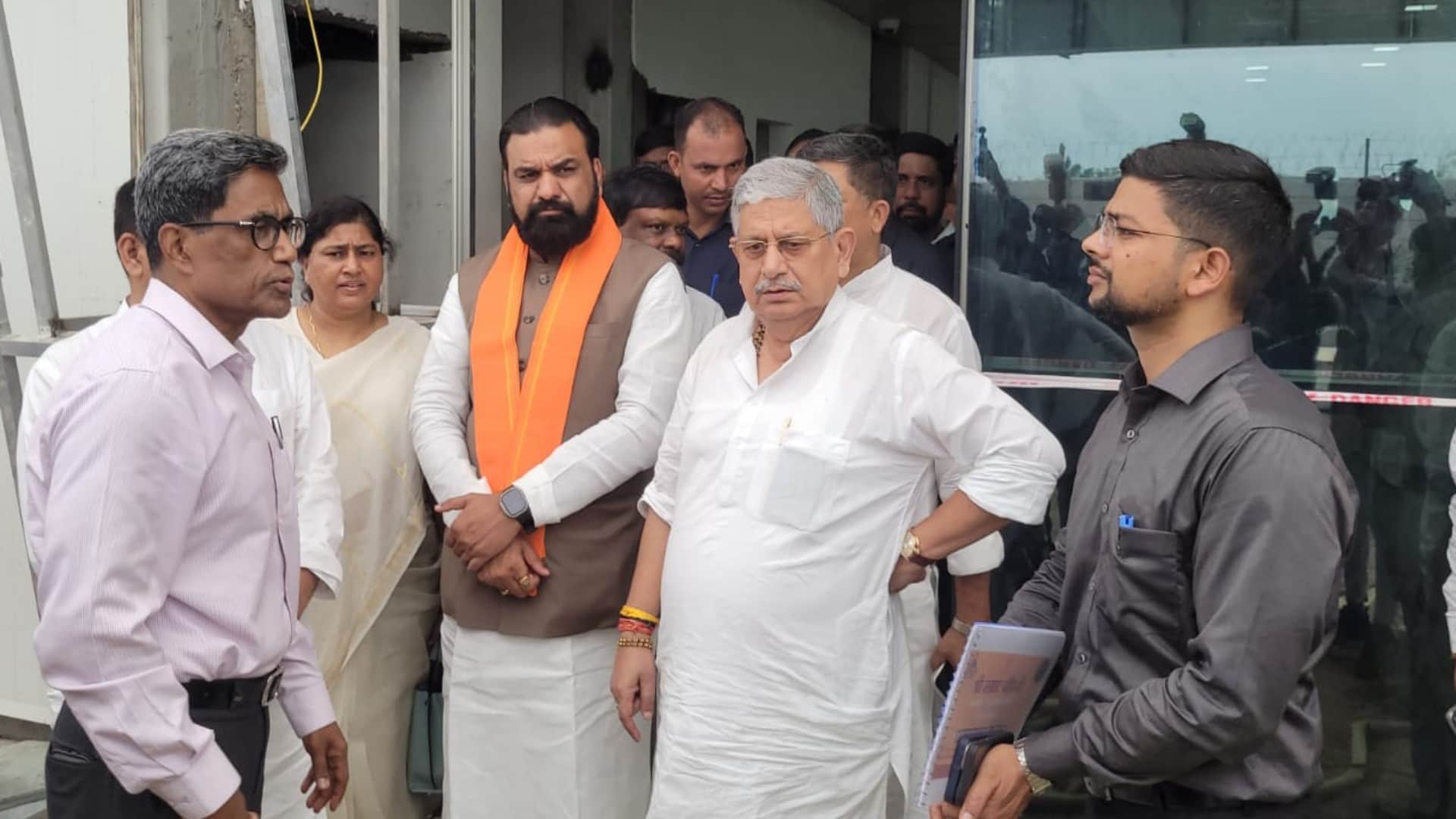 निरीक्षण के दौरान डिप्टी सीएम सम्राट चौधरी और जदयू नेता ललन सिंह तथा अन्य