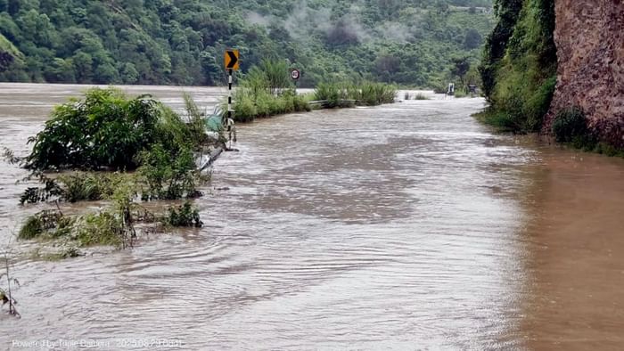 Uttarakhand Rainfall Alaknanda Ganga flowing furiously Dhari Devi temple closed, Badrinath highway submerged