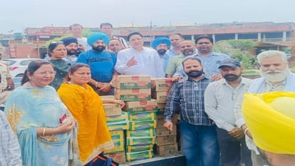 AAP ministers MLA and workers are unitedly active in relief work in Punjab flood situation