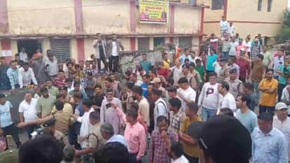 देवप्रयाग में तनाव का माहोल