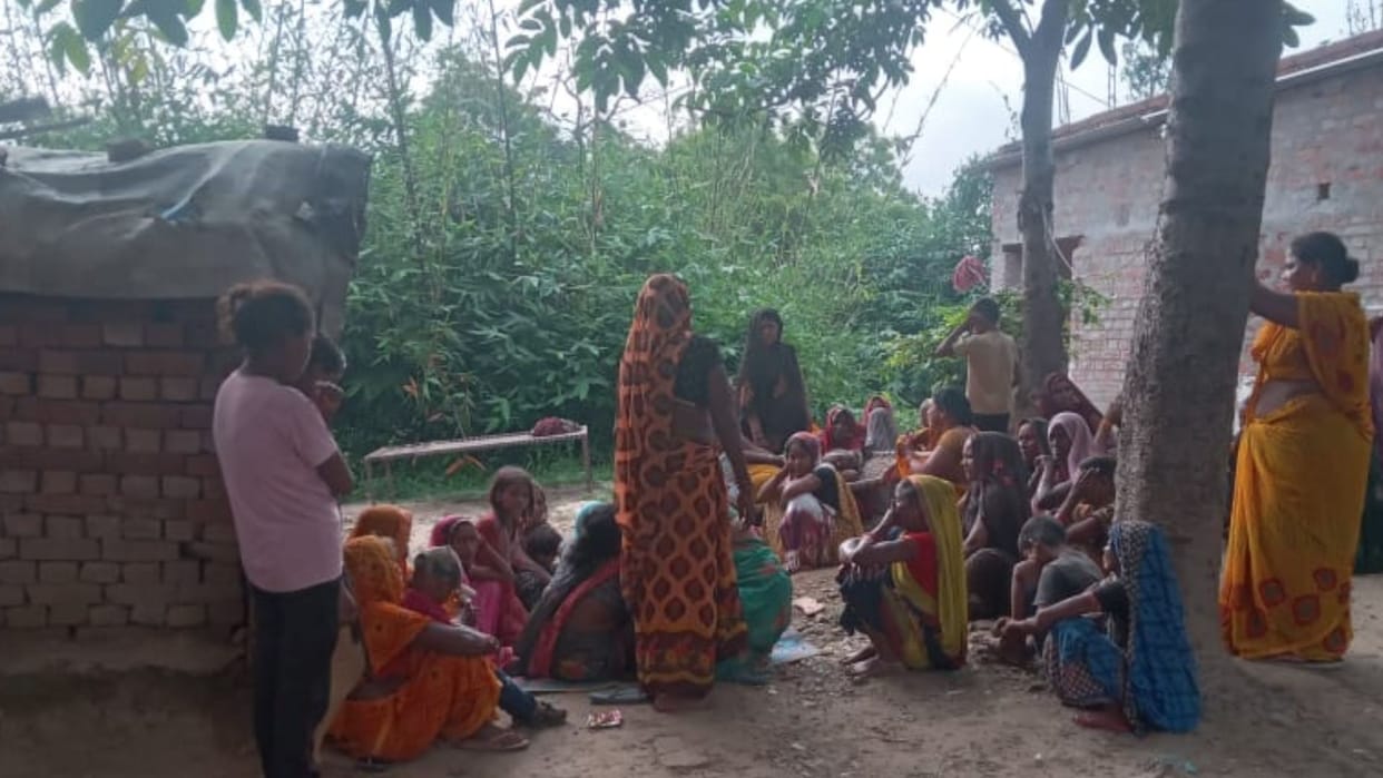 Varanasi Murder News : young man murdered with sharp weapon in Singhwar