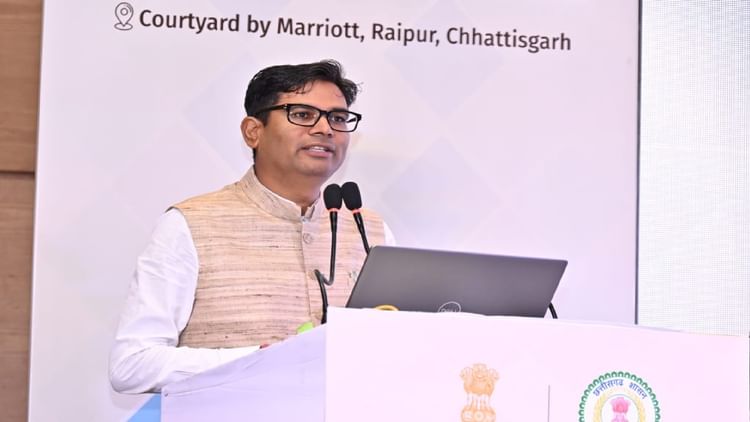 Raipur News: शिक्षा में समानता और ड्रॉपआउट कम करने के लिए राष्ट्रीय कार्यशाला आयोजित