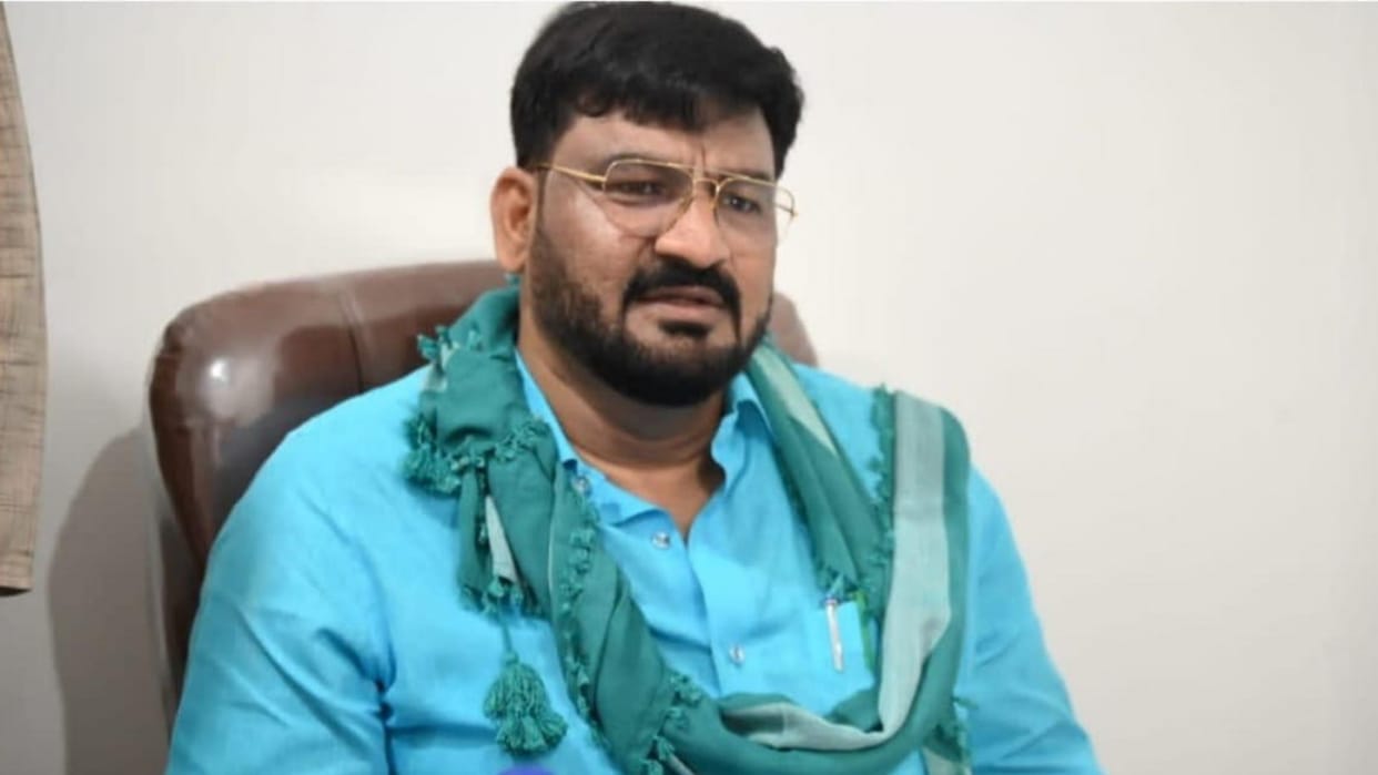 Jharkhand News: Minister Hafizul Ansari's health deteriorated, shifted to Delhi Medanta by air ambulance
