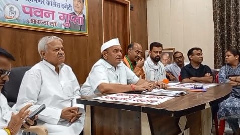 Kanpur Congress attacked government on law Pawan Gupta said there are heaps of crimes in police station