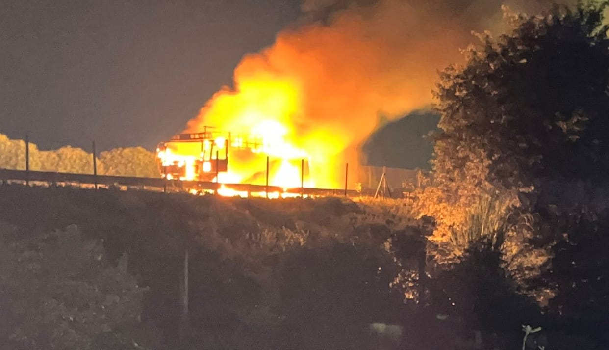 Kannauj Fire DCM turned into ball of fire due to short circuit driver and helper saved their lives by jumping