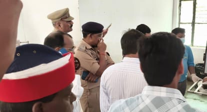 Agra Expressway Road Accident: SDM Dies While Returning from Lucknow News in Hindi