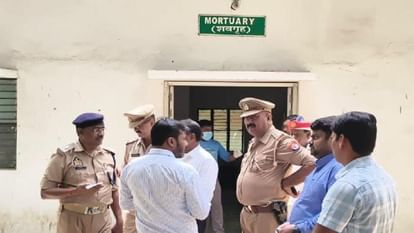 Agra Expressway Road Accident: SDM Dies While Returning from Lucknow News in Hindi