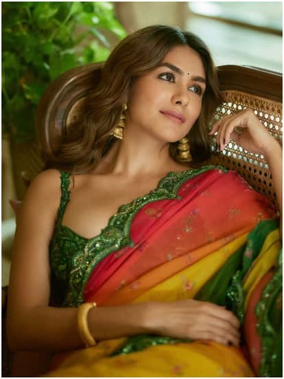 मृणाल ठाकुर