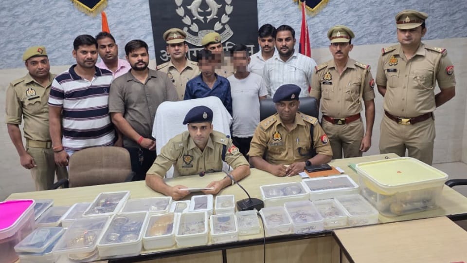 Theft at the house of a hardware businessman revealed