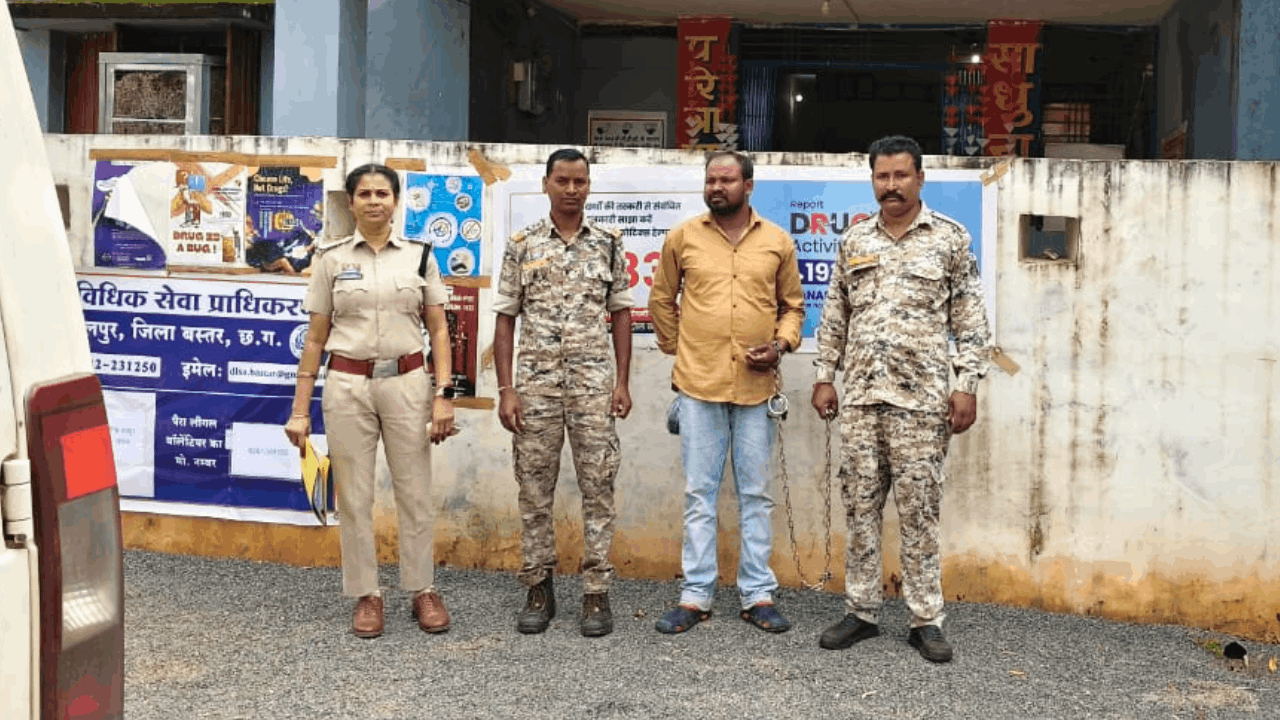 पुलिस की गिरफ्त में आरोपी