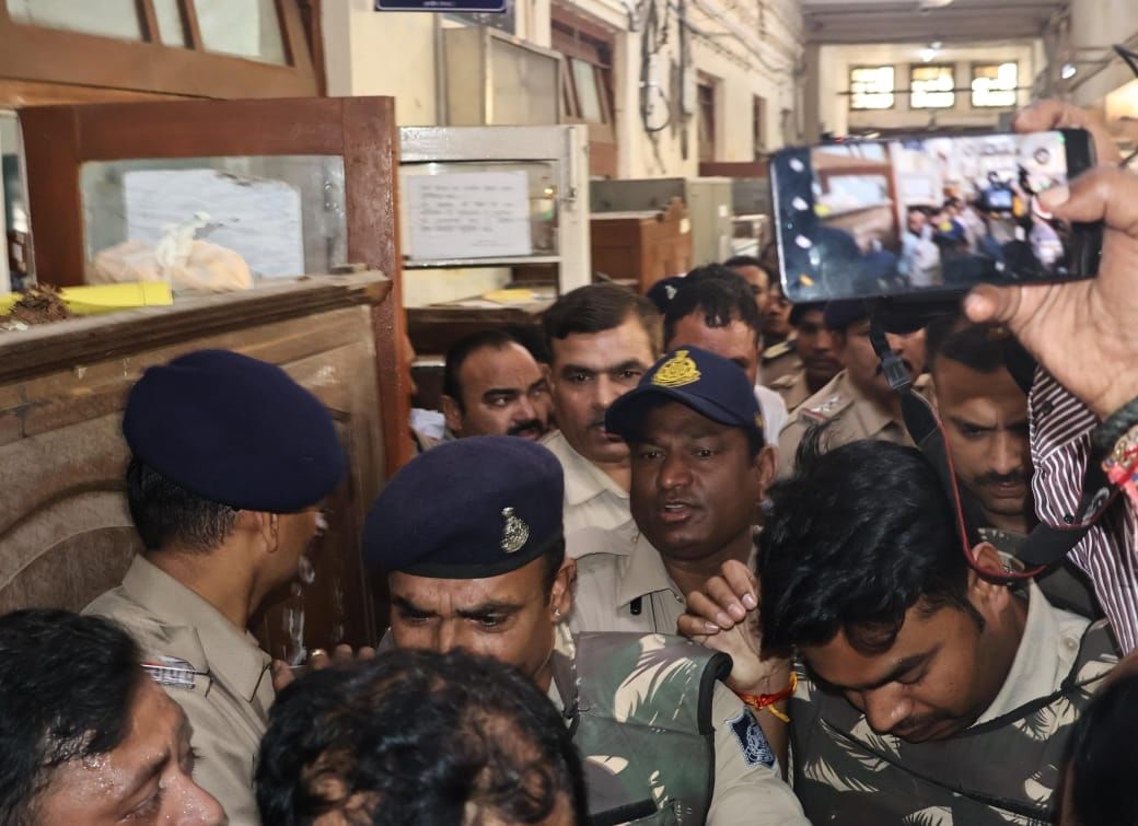पार्षद अनवर कादरी।