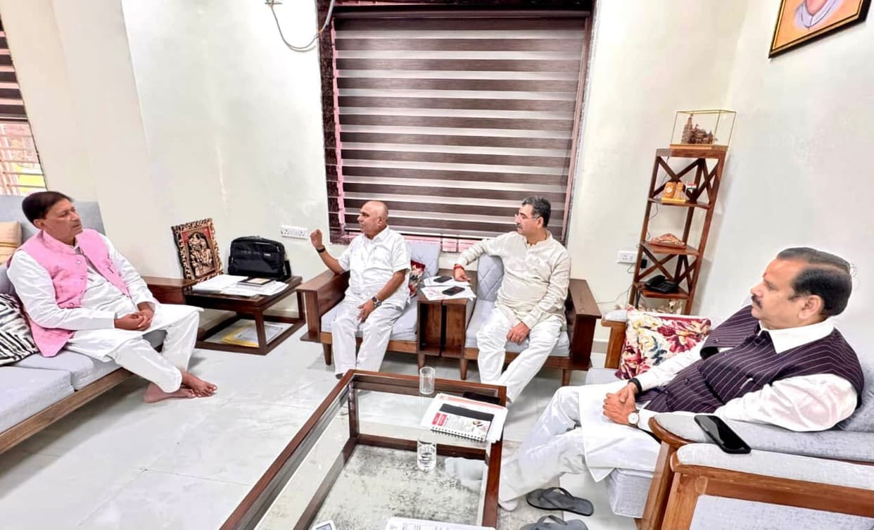 IAS Association angry over Bhind case: Organization reprimanded MLA Kushwaha, said- your behavior is against t
