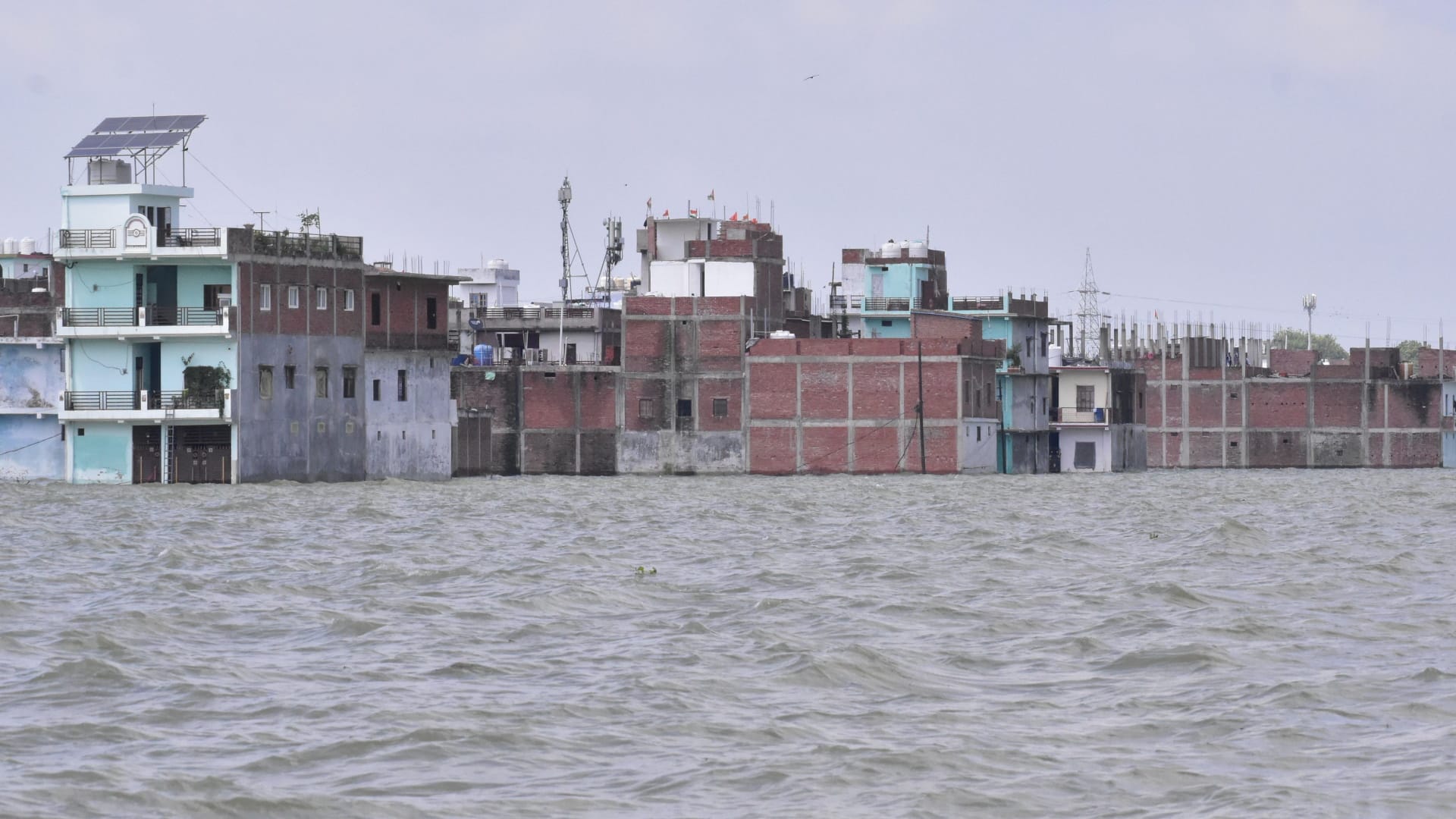 Prayagraj Flood Update Water level of Ganga and Yamuna started decreasing, speed of rivers reduced as soon