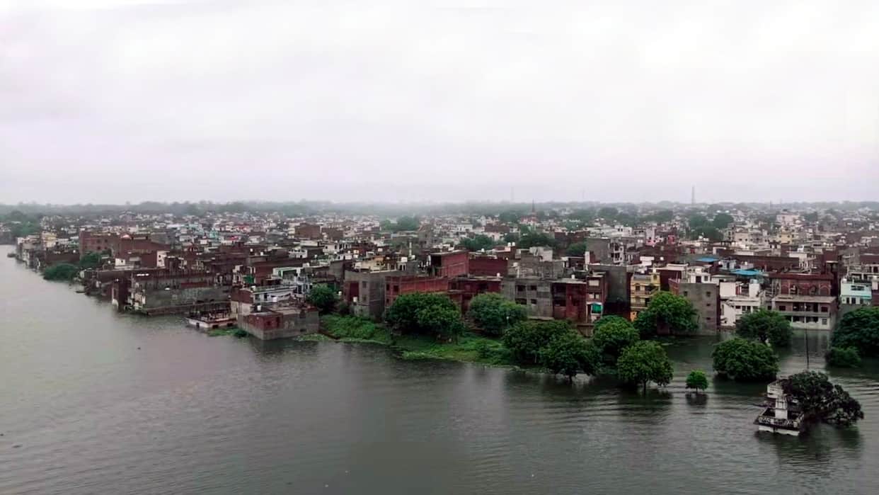 Prayagraj Flood Update Water level of Ganga and Yamuna started decreasing, speed of rivers reduced as soon