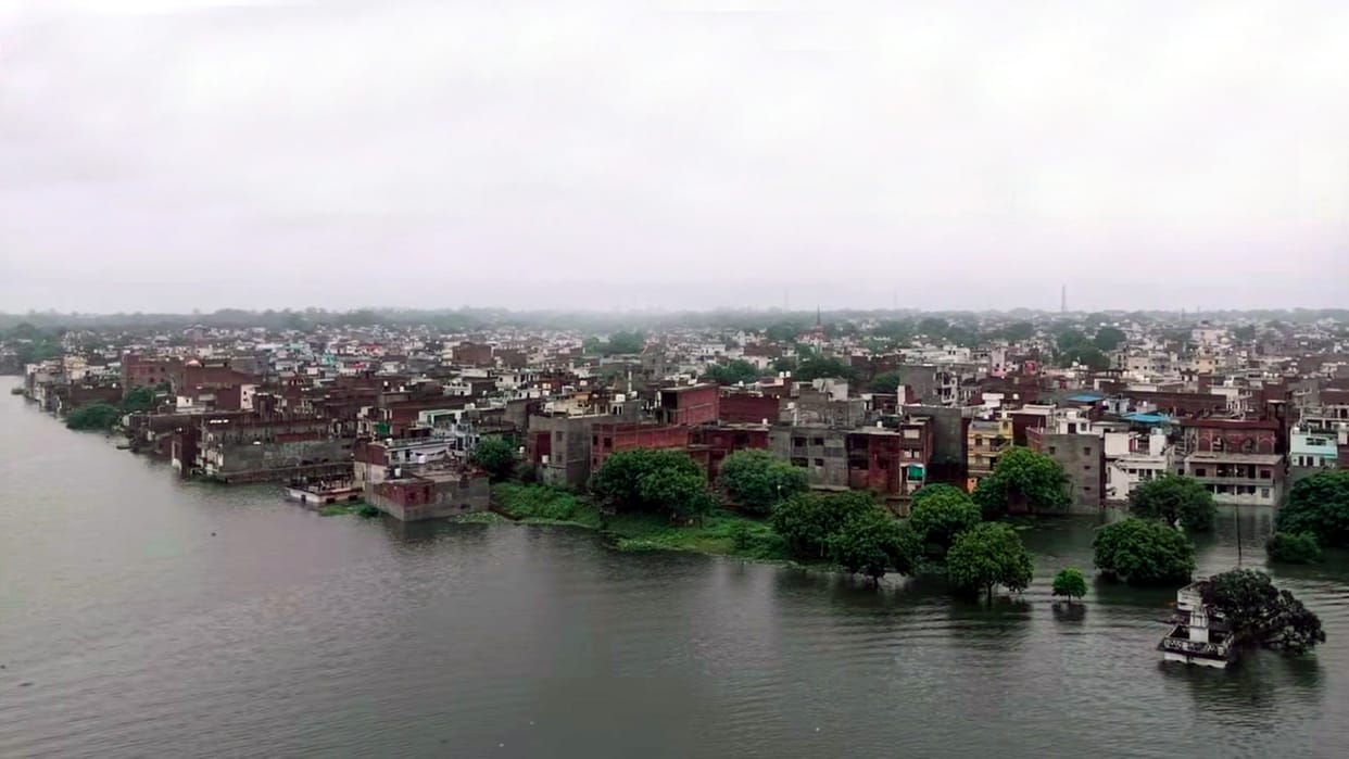 Prayagraj Flood Update Water level of Ganga and Yamuna started decreasing, speed of rivers reduced as soon