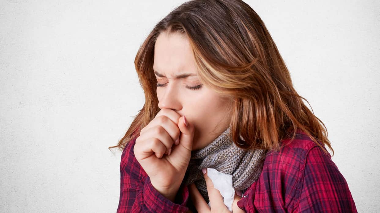World Pneumonia Day 2025 Early Symptoms and Warning Signs Cause and Precaution Tips in Hindi
