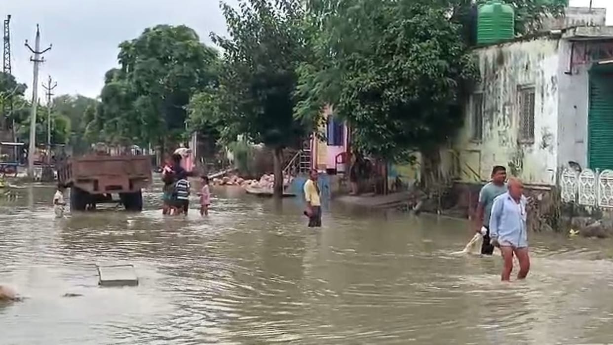 Sawai Madhopur News: Flood destroys everything, villagers wait for help, government aid still not reached