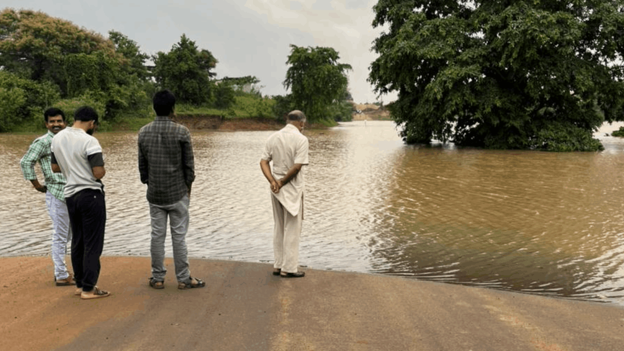 उफान पर गोदावरी नदी