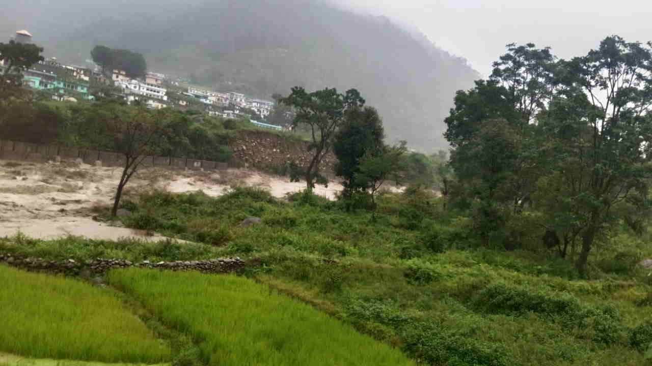 Cloudburst in Uttarakhand Chamoli Rudraprayag Tehri people missing cattle buried in debris Watch Photos