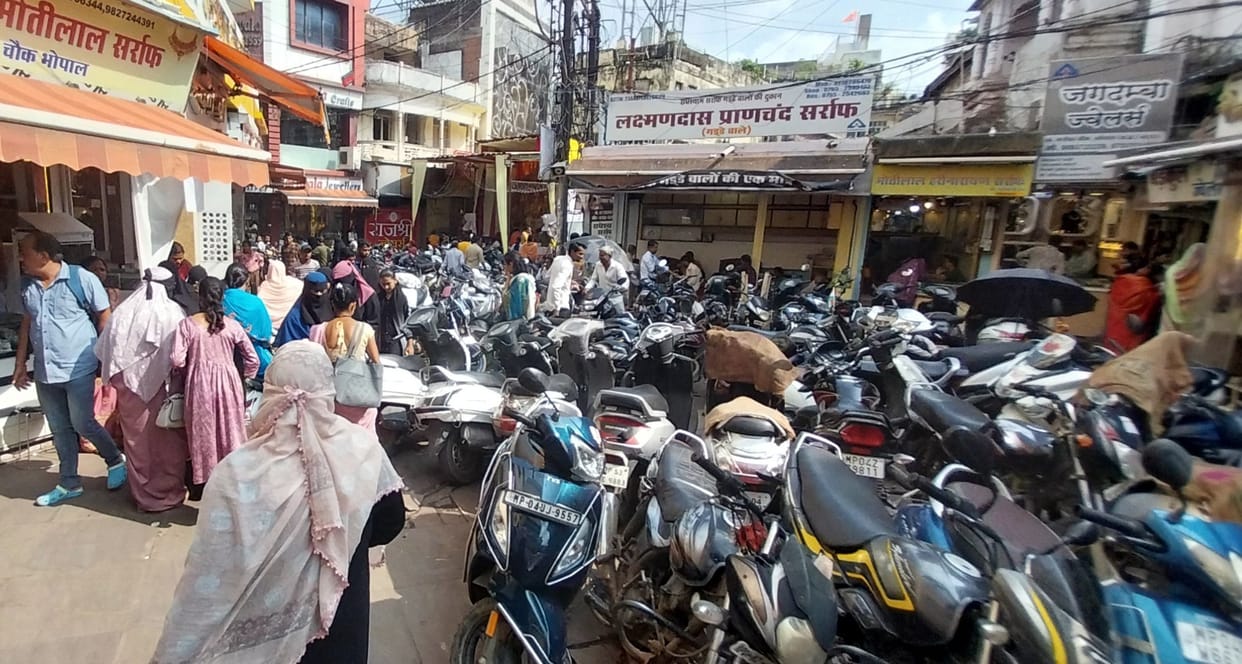 Bhopal: Parking and traffic are a big problem in old Bhopal, meetings are being held for 5 years, problem rema